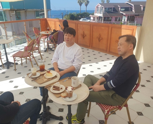 따뜻한 커피와 달콤한 조각케익 그리고 좋은 사람들... 따뜻한 커피와 달콤한 조각케익 그리고 좋은 사람들...